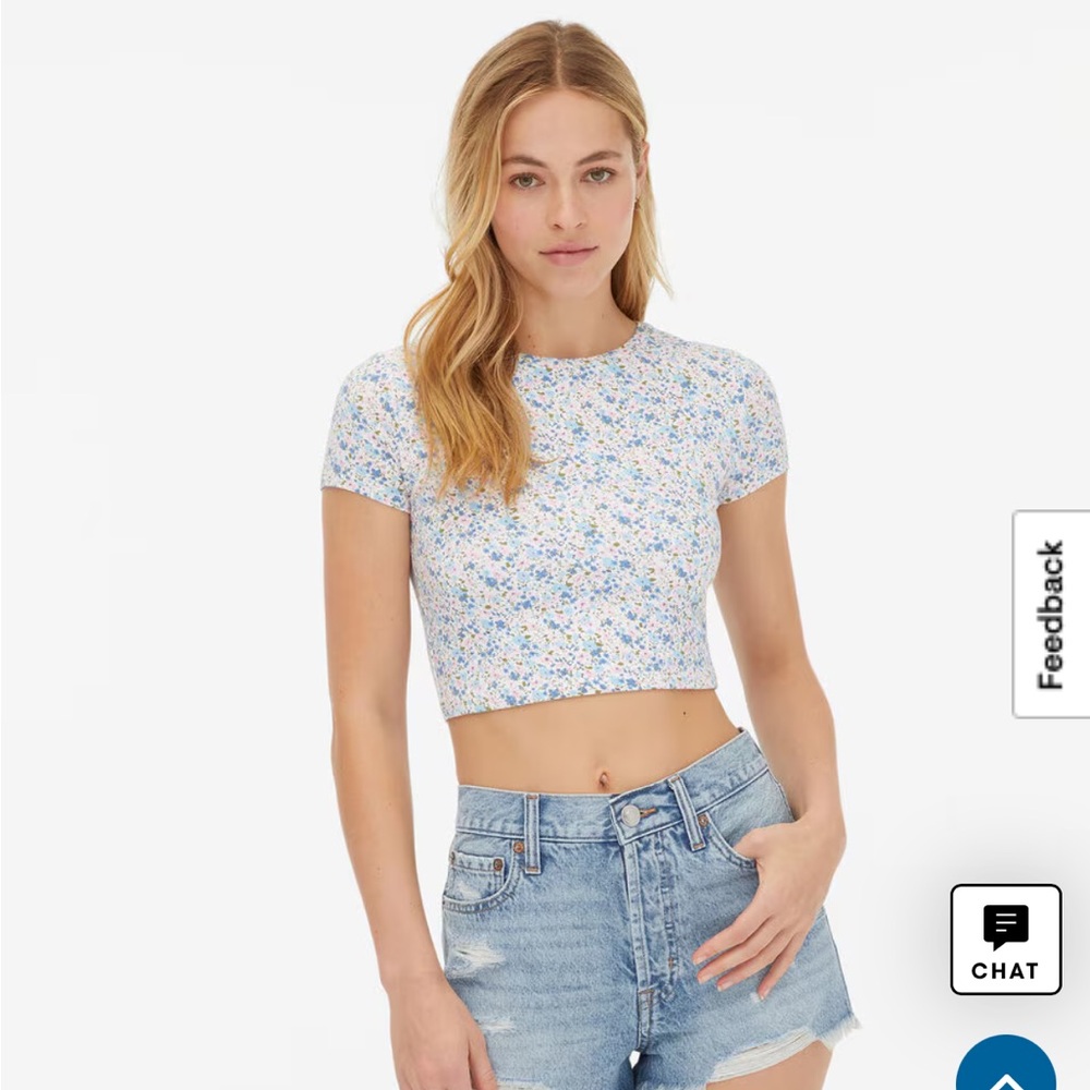 Aeropostale Medium Baby Tee Blue and White Floral Cropped Short Sleeve Tee